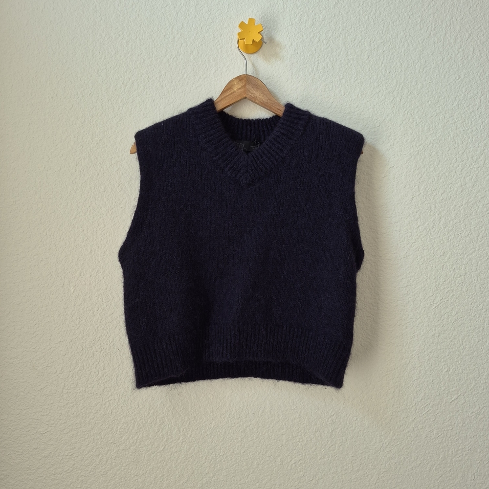 Zara Women's Sleeveless V‑Neck Sweater Vest - Navy